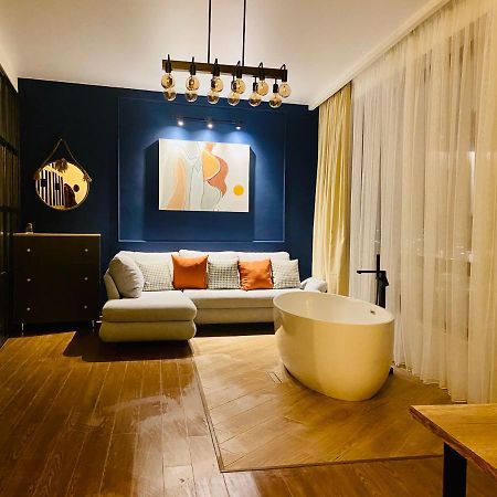 Luxury Apartment In Old Tbilisi With Terrace Eksteriør billede