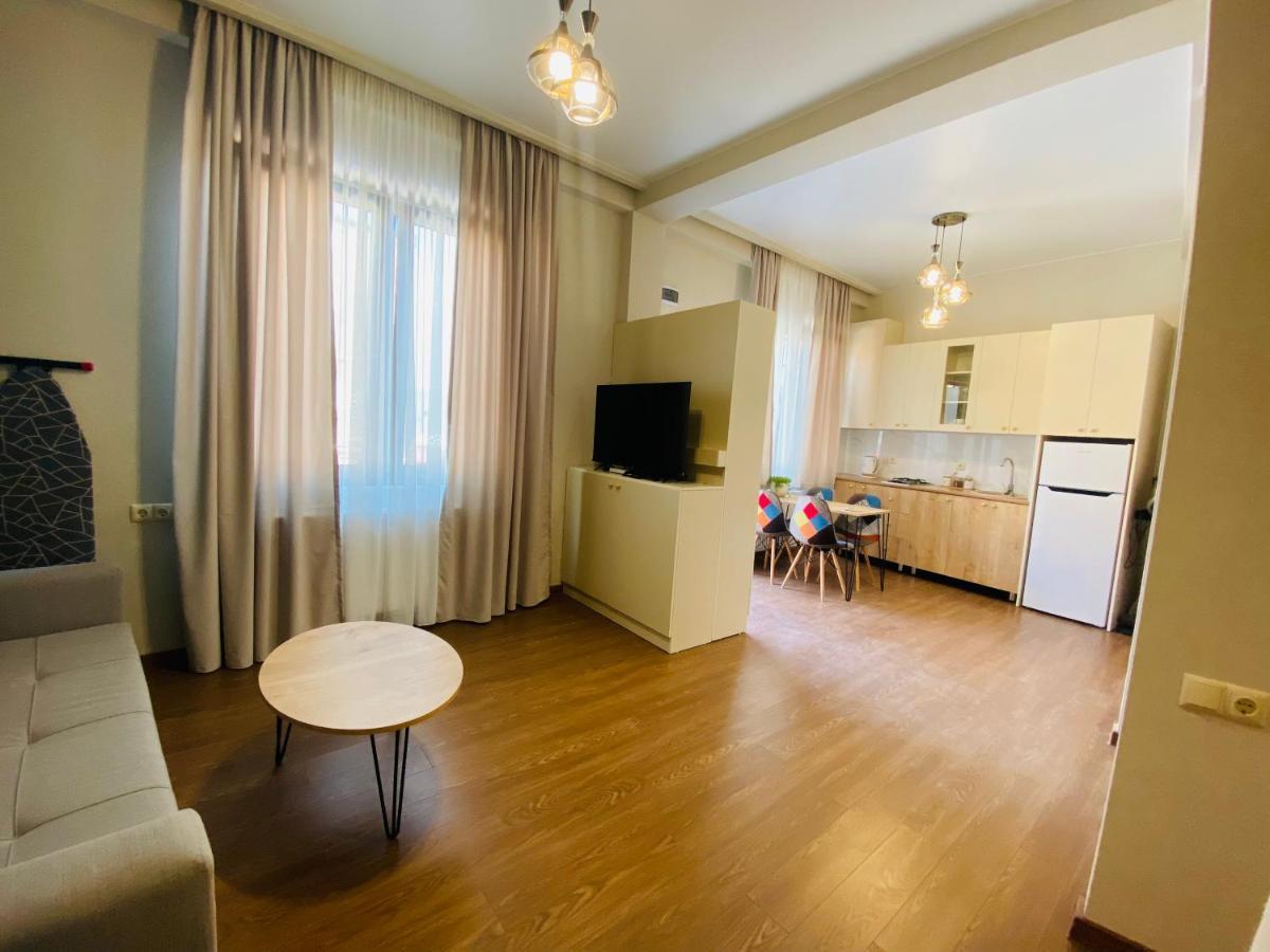 Luxury Apartment In Old Tbilisi With Terrace Eksteriør billede